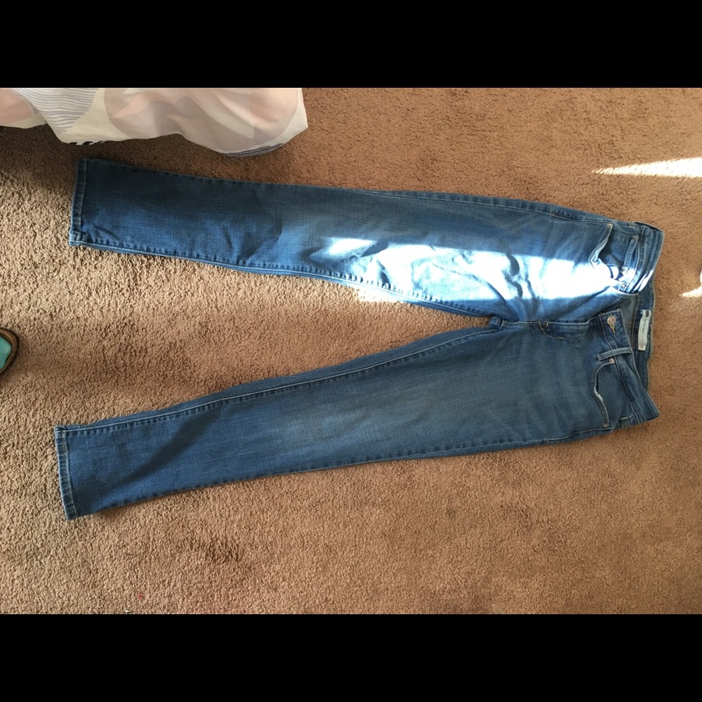 Mid rise Levi’s